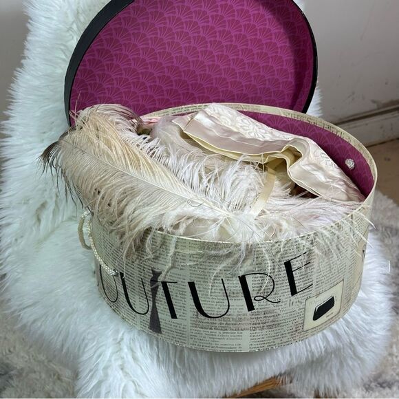 VINTAGE and elegant Cream Floral wool Hat with Veil main image 4
